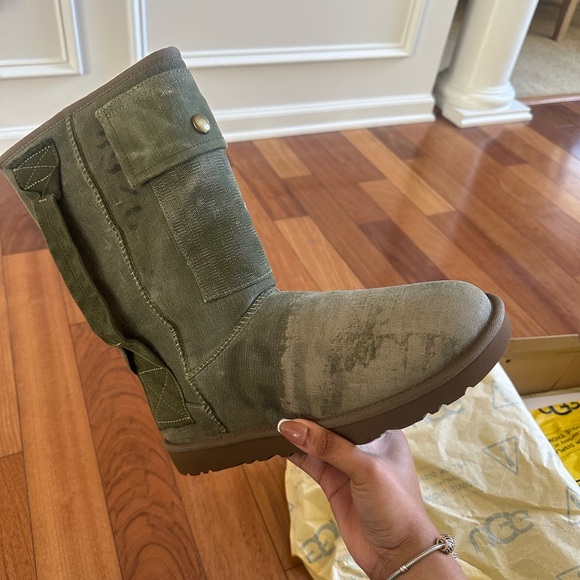 GALLERY DEPT. X UGG MENS US 10
SOLD OUT⬆️ - Picture 4 of 9